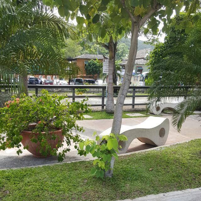 Mcfarlane'S Place Ocho Rios Exterior foto